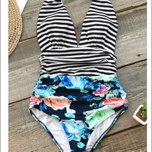 Women’s bathing suit